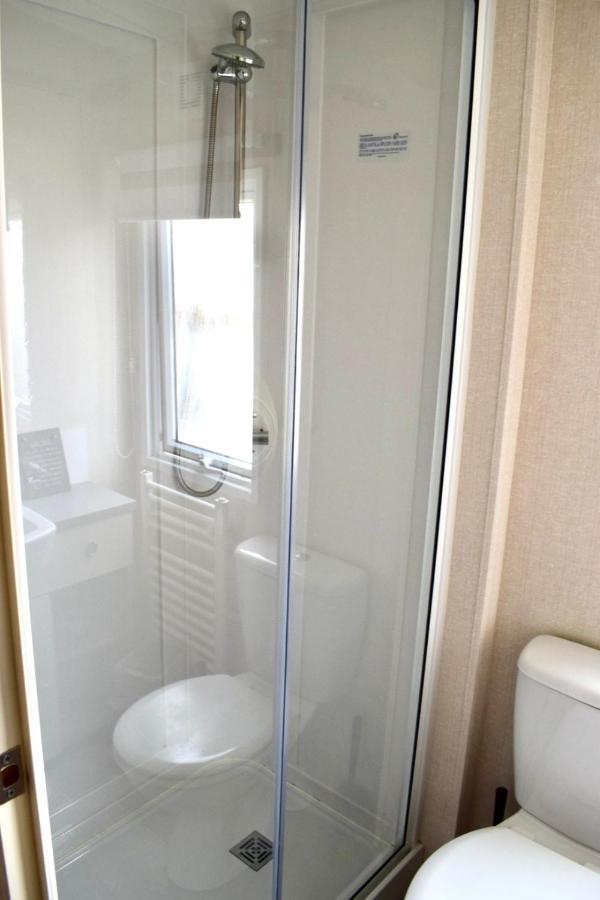New Sea View Platinum Caravan With Huge Decking Newcastle-upon-Tyne Exteriör bild