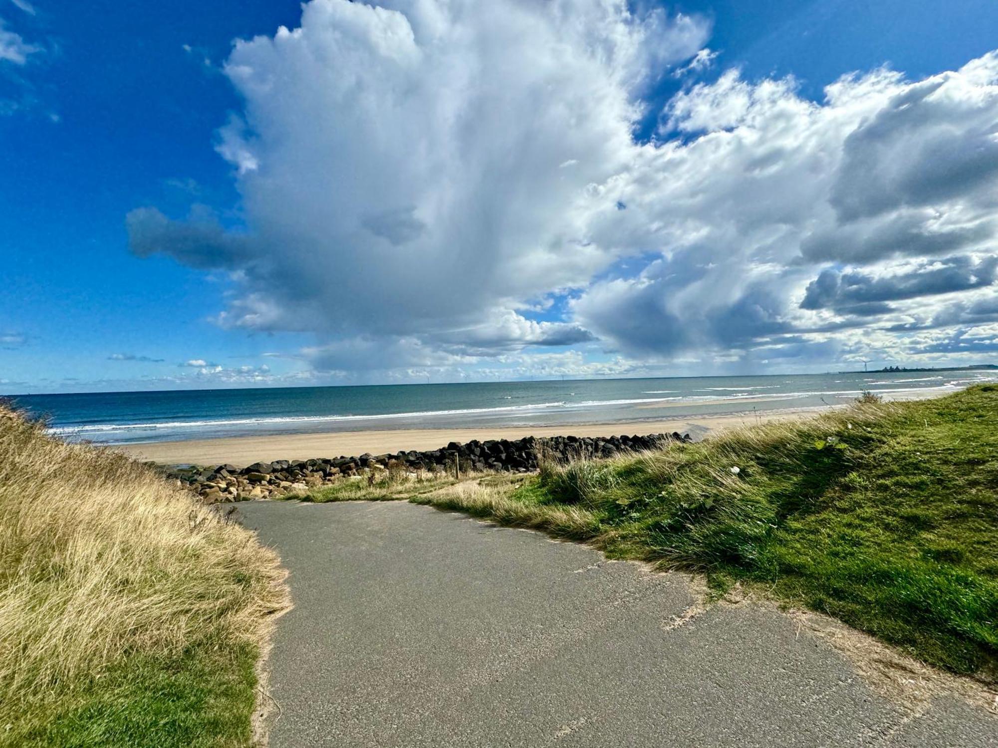 New Sea View Platinum Caravan With Huge Decking Newcastle-upon-Tyne Exteriör bild