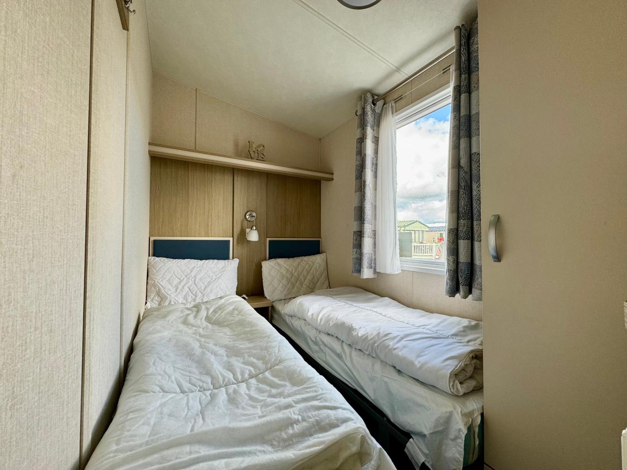 New Sea View Platinum Caravan With Huge Decking Newcastle-upon-Tyne Exteriör bild